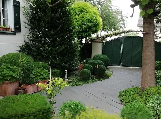 Krone Ueberlingen Am Ried 3* سينغن